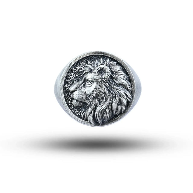 925 silver vs sterling silver: lion head signet ring in 925 sterling silver